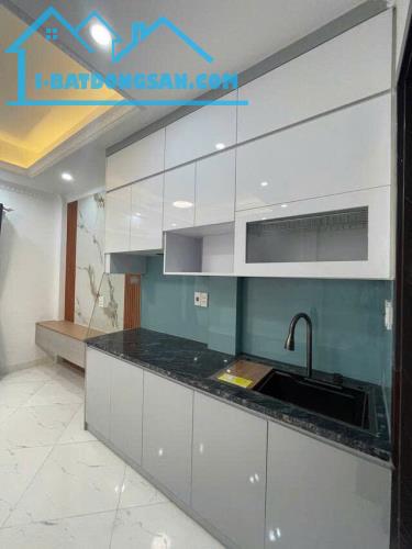 (BÁN SIÊU PHẨM BÁT KHỐI - LONG BIÊN - 6 TẦNG THANG MÁY - LÔ GÓC 2 THOÁNG - NGÕ BA GÁC - 2