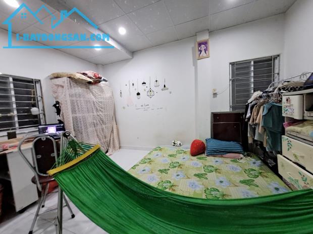 Cần bán gấp nhà 3 tầng hẻm thông, xe hơi đỗ cửa Huỳnh Thiện Lộc, khu sầm uất, chỉ 3.x tỷ.