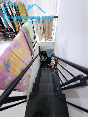 Cần bán gấp nhà 3 tầng hẻm thông, xe hơi đỗ cửa Huỳnh Thiện Lộc, khu sầm uất, chỉ 3.x tỷ. - 1