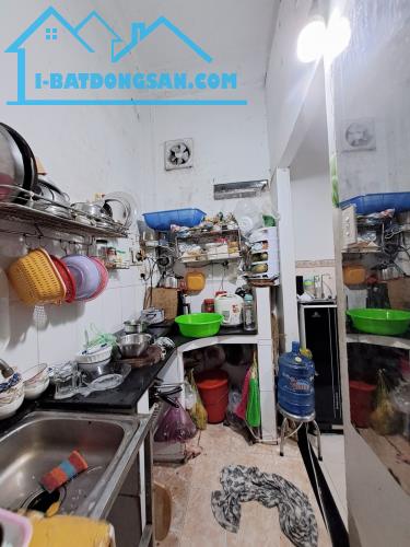 Cần bán gấp nhà 3 tầng hẻm thông, xe hơi đỗ cửa Huỳnh Thiện Lộc, khu sầm uất, chỉ 3.x tỷ. - 2