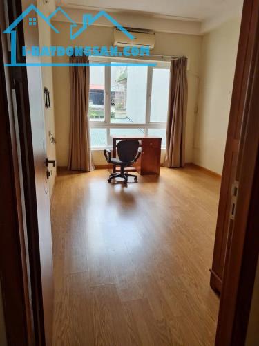 Bán nhà nguyên căn phố Văn Chương, Đống Đa 25m x 5T giá 5.5 tỷ, ngõ rộng, sổ đỏ