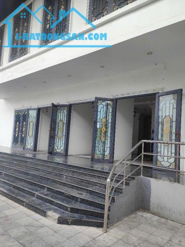 Bán  Trần Hữu Rực, Vị trí vàng, giá tốt, 43m2, chỉ chỉnh 2tỷ - 2