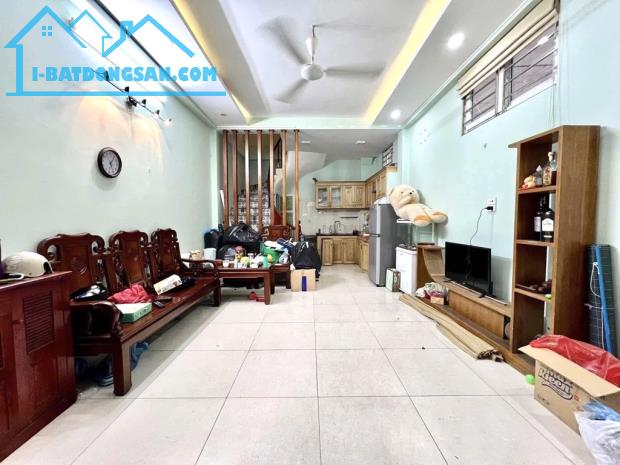 BÁN NHÀ VĂN QUÁN 38M2, DÂN XÂY- 10M RA ĐƯỜNG Ô TÔ TRÁNH, 6.85 TỶ.