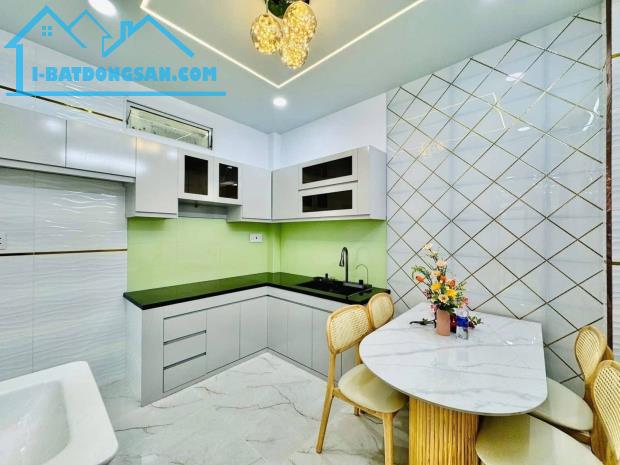 Ngộp lãi bán nhà cho thuê 16 triệu giá chỉ 2,65 tỷ. Lam Sơn, Phường 6, Bình Thạnh. Sổ sẵn - 1