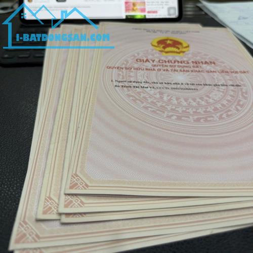 Nền đất 158m2 Đối diện VinGroup - Sát trường Học THPT Hậu Nghĩa - đủ thổ - sổ riêng