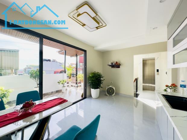 SIÊU PHẨM– NHÀ LÔ GÓC 8M MẶT PHỐ MINH KHAI – 5 TẦNG THANG MÁY – Ở NGAY 50M2 – 10 TỶ - 2