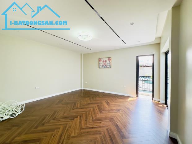 SIÊU PHẨM– NHÀ LÔ GÓC 8M MẶT PHỐ MINH KHAI – 5 TẦNG THANG MÁY – Ở NGAY 50M2 – 10 TỶ - 3