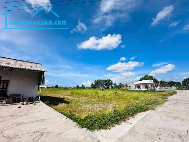 Bán 2450m2 đất thổ cư Tân Tiến, thị xã LaGi gần Biển giá ngộp - 1