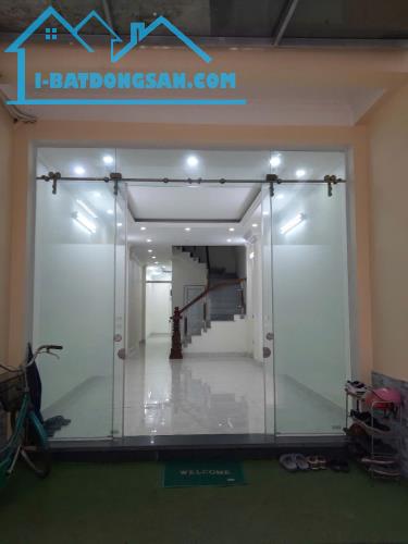 Siêu rẻ Mặt bằng tầng 1, 2 làm Văn phòng, KD online Cù Chính Lan, 70m2 x 2 tầng, 13 Triệu