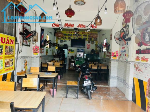 Bán nhà mặt tiền ,lô góc Bà Điểm 2 ,2T x 137m2 ,Giá chỉ 6.5 tỷ(TL)