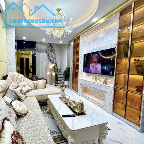 BÁN NHÀ Lương Định Của , Phương Mai, Kim Liên 4 tầng, thang máy, bao gồm toàn bộ nội thất