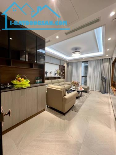 LIỀN KỀ FULL NỘI THẤT, VỈA HÈ RỘNG Ô TÔ ĐỖ NGÀY ĐÊM 2 MẶT THOÁNG NHỈNH 20 TỶ LH 0824564222 - 1