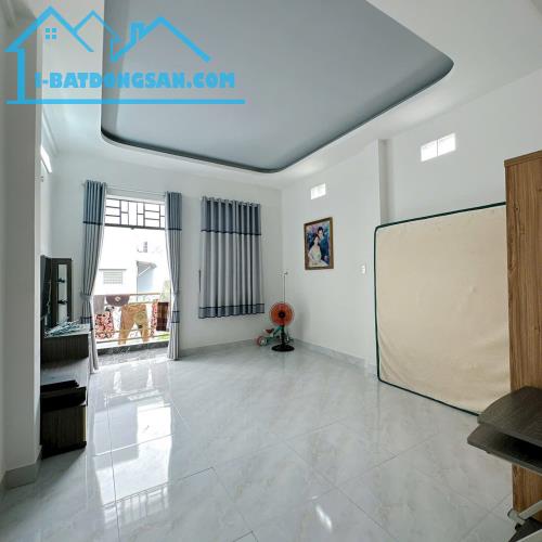 Về quê lập gia đình, bán gấp nhà mới, hẻm xe hơi, Chiến Lược Bình Tân 64m, 5.1 tỷ.  TL - 2