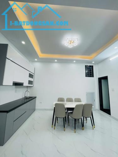 MẶT NGÕ CHÙA VUA - 20M RA PHỐ - NGÕ THÔNG KINH DOANH - THANG MÁY - GIÁ 13 TỶ - 1
