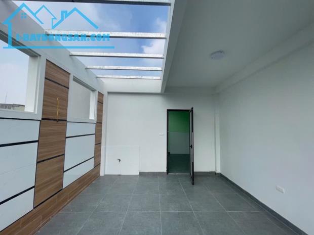 NHÀ ĐẠI LINH 2 MẶT THOÁNG- OTO 7 CHỖ VÀO NHÀ - VIEW HỒ TRIỆU ĐÔ - 5