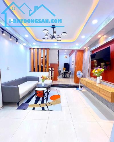 BÁN NHÀ NGAY CÔNG VIÊN LÀNG HOA, GÒ VẤP, 3 TẦNG, 54M2, GIÁ 5.79 tỷ