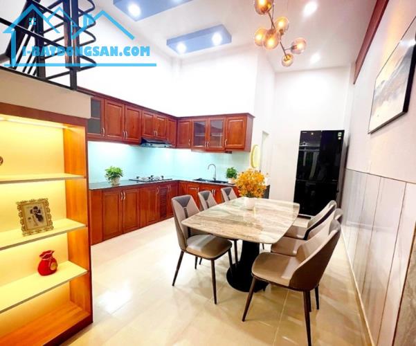 BÁN NHÀ NGAY CÔNG VIÊN LÀNG HOA, GÒ VẤP, 3 TẦNG, 54M2, GIÁ 5.79 tỷ - 2
