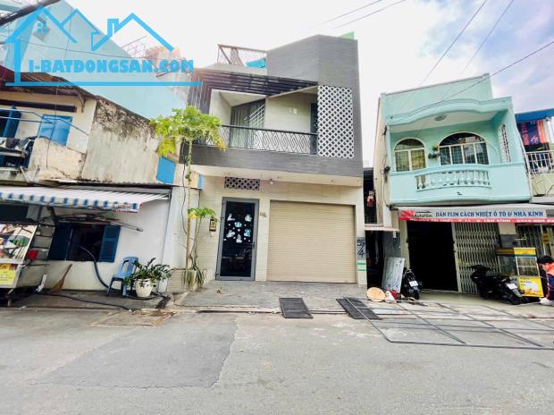 Bán Nhà Phố Đường 8M Thông Lạc Long Quân, Phường 11, Quận Tân Bình, Hồ chí Minh