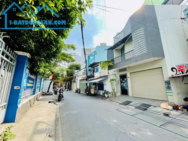 Bán Nhà Phố Đường 8M Thông Lạc Long Quân, Phường 11, Quận Tân Bình, Hồ chí Minh - 1