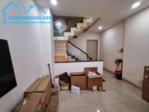 BÁN NHÀ MẶT TIỀN VÕ TRƯỜNG TOẢN QUẬN 5 - 61M2