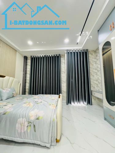 Nhà Cách Mạng Tháng Tám, Quận 10, Diện tích 45m2, Giá 5.6 tỷ bao rẻ. - 1