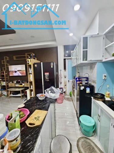 NHÀ ĐẸP 4 TẦNG- HẺM XE HƠI- GẦN HUỲNH TẤN PHÁT- QUẬN 7- 80M2- CHỈ NHỈNH 6 TỶ