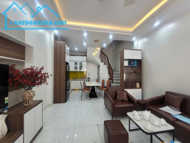 BÁN NHÀ BẰNG LIỆT- HOÀNG MAI, 43 M2, 5 TẦNG, MẶT TIÊN 4 M, GIÁ 11,8 TỶ.