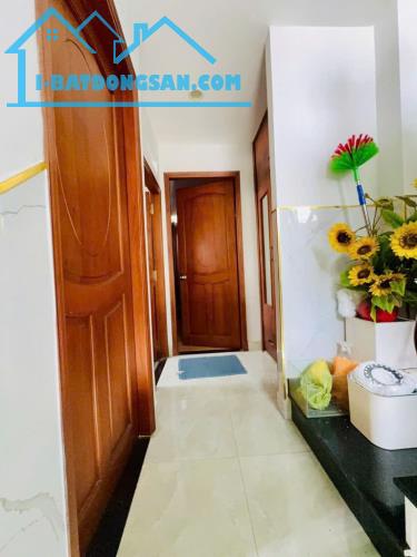 Hiếm nhà bán Chỉ 6 tỷ6 P10 Gò vấp 235m2 SD 5 tầng ngang bự 5.5m Xe hơi vào nhà - 2