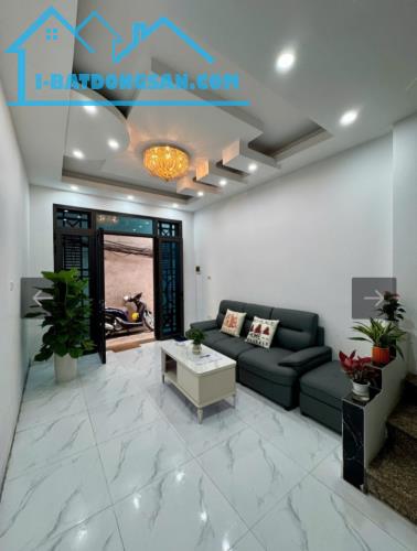 CĂN NHÀ 25M GÂY BẤT NGỜ TẠI NGUYỄN ĐỨC CẢNH. XÂY 4T. SỔ ĐỎ NGAY. GIÁ NHỈNH 6 TỶ - 2