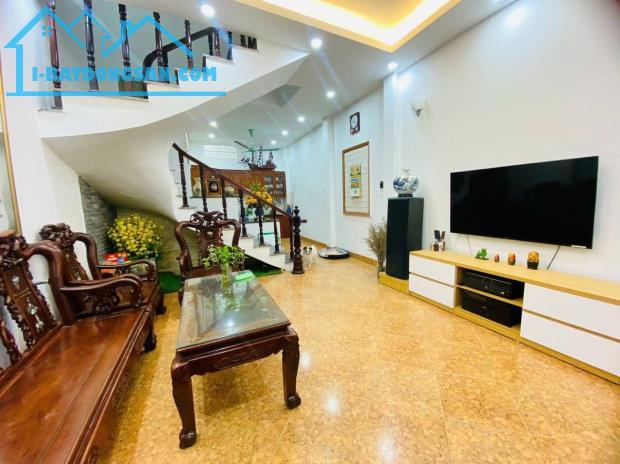 Bán Gấp- Ngõ Nông  - An Dương - Tây Hồ - Dt: 48m2/4,4mMT * nhỉnh 11 tỷ