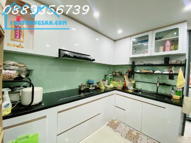 NHÀ ĐẸP MỚI XÂY – NGAY VẠN HẠNH MALL – QUẬN 10 – 3PN – SỔ RIÊNG – GIÁ TỐT - 3