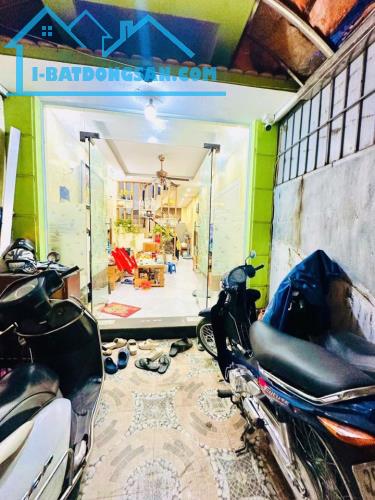 Bán nhà phố Trương Định, Hoàng Mai 51m, 5 tầng. Giá: 13.2 tỷ. LH: 0937158386