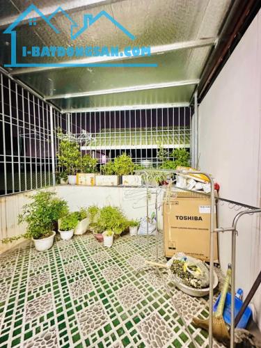 Bán nhà phố Trương Định, Hoàng Mai 51m, 5 tầng. Giá: 13.2 tỷ. LH: 0937158386 - 3