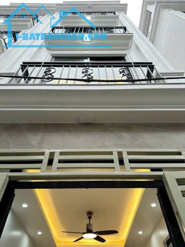 Cần Bán Gấp Căn Nhà Mới Xây Ở Văn Quán,Cách Vài Mét Ra Đường Ô Tô.Giá 6.8Tỷ CóTL