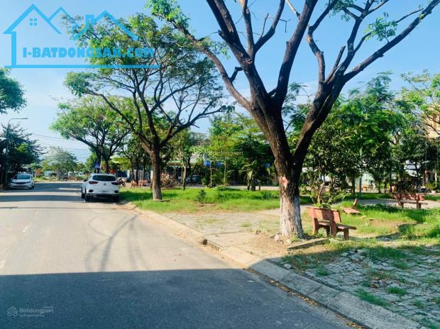 Bán lô đất MT đường Bàu Năng 11 (đường 7m5) đối diện Công Viên, DT 100m2 giá 4ty2 - 3