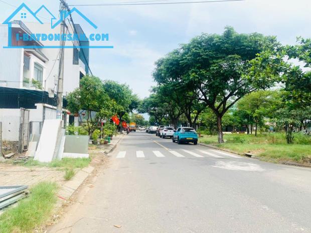 Bán lô đất MT đường Bàu Năng 11 (đường 7m5) đối diện Công Viên, DT 100m2 giá 4ty2 - 4