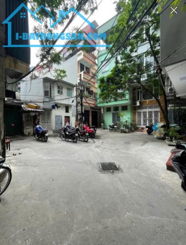 Nhà Đại La, TT-HBT - lô góc hai mặt thoáng – 32m2-5 tầng, 8,6 tỷ full nội thất nhập khẩu