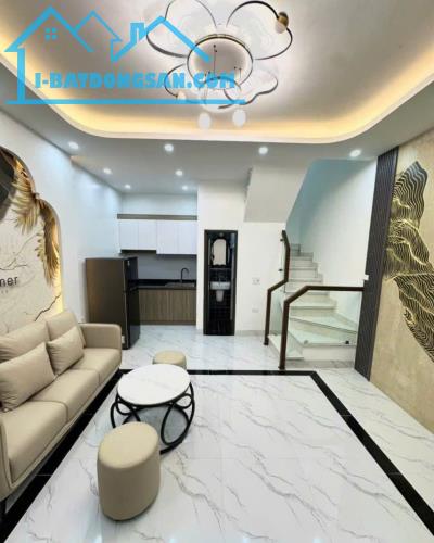 BÁN NHÀ NGỌC LÂM – 39M² – NHỈNH 6 TỶ – NGÕ NÔNG – Ô TÔ ĐỖ CỬA – DÂN TRÍ CAO - 1