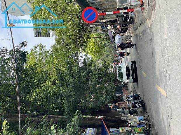 Bán Nhà Mặt Phố Nguyễn Viết Xuân, 10,2 tỷ, 35m2, hàng hiếm tại Quang Trung, Hà Đông, Hà Nộ