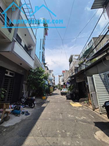 Bán nhà 3 tầng 4x18 Gò Xoài Bình Tân chỉ Hơn 6 tỷ