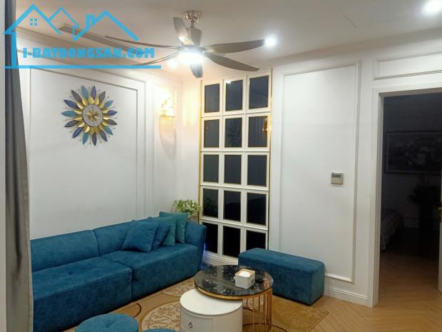 Nhà Trung Kính Cầu Giấy 85m2 5 tầng ở ngay ô tô tránh vỉa hè hai bên kinh doanh sầm uất