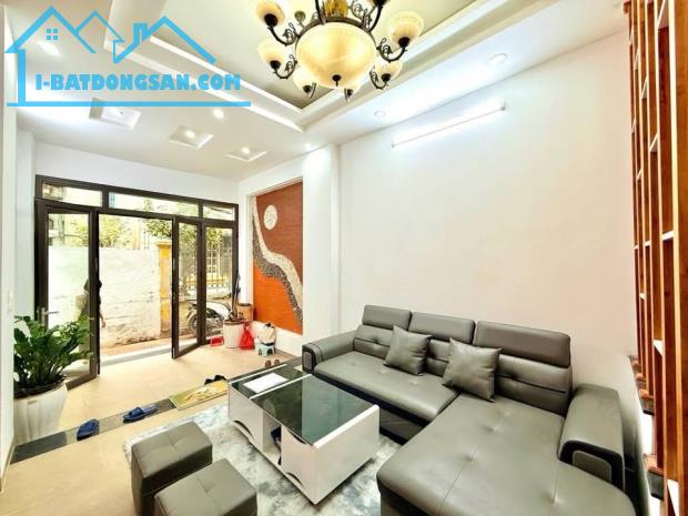 CẦN TIỀN GẤP EM BÁN CĂN NHÀ-35M-5 TẦNG-MẶT NGÕ KINH DOANH-CHÙA LÁNG-ĐỐNG ĐA - 1