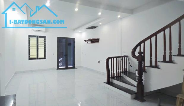 Bán Căn Nhà Tam Trinh Xây Mới 2 Tầng 2 Phòng Ngủ Giá 2.68 Tỷ Nhà Chưa Sổ
