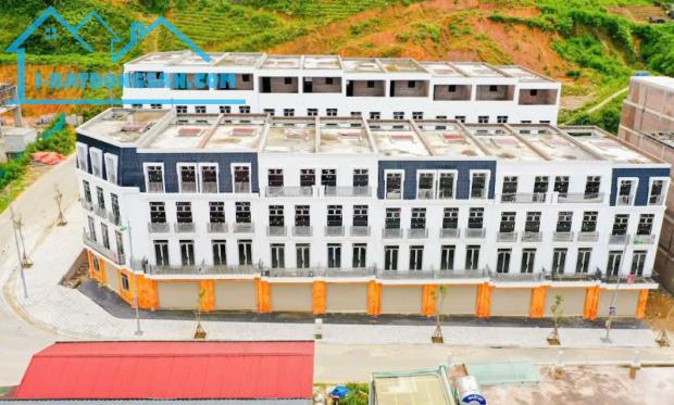 Bán căn liền kề xây sẵn 4 tầng đường T9 KĐT Tây Bắc - Sapa. Giá chỉ 5,8 tỷ cả nhà và đất - 2