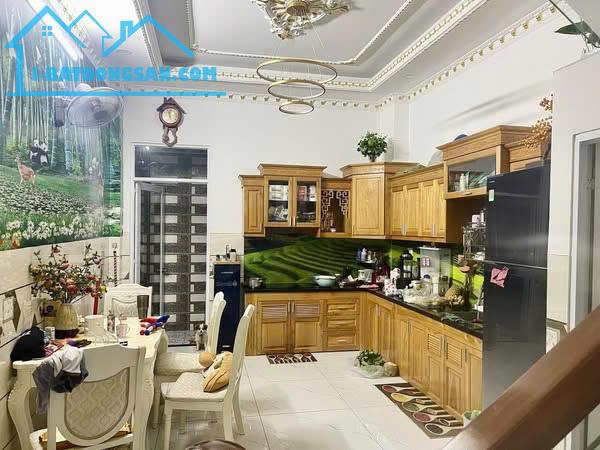 BTCT - Xe tải nhỏ đổ cửa - Cư Xá Ngân Hàng Q7 - 3PN - 48m2 - 4.x TỶ TL - 3