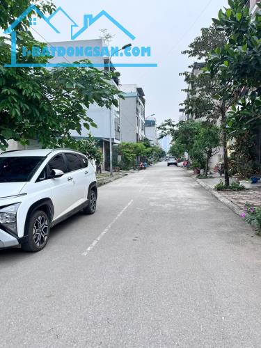 Nhà mặt phố Yên Sở, Hoàng Mai, Ô tô tránh thông các ngả, kinh doanh gì cũng thắng, 100m2,