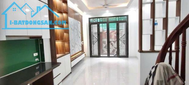 Bán nhà mới đẹp phố Đa Sỹ HĐ, 35mx 5T, Full nội thất, ô tô tránh 30m,  giá 5.7 tỷ.