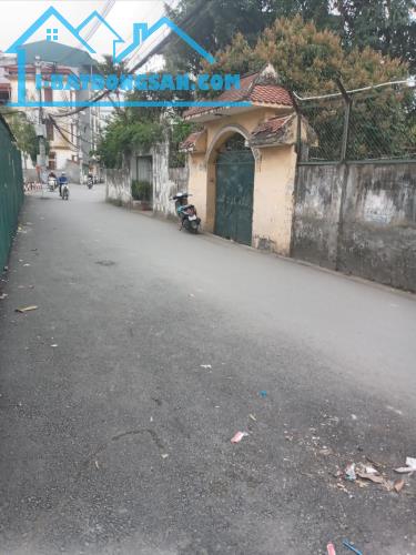 Bán 31 lô đất giải phóng phân lô 2 thoáng ô tô hoàng mai - 1