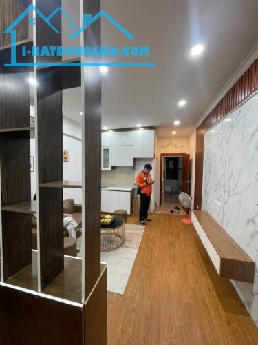 Bán Nhà 29 Tỷ Gần Điện Biên Phủ Mặt Tiền Rộng 6,5m, 3 Thoáng Nở Hậu DT 105m² x 4T