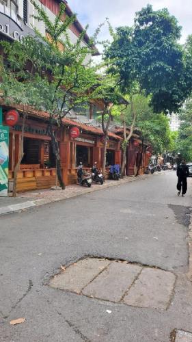 Bán tòa nhà văn phòng 600m2 6 tầng Đội Cấn, Hoàng Hoa Thám 128 tỷ - 2